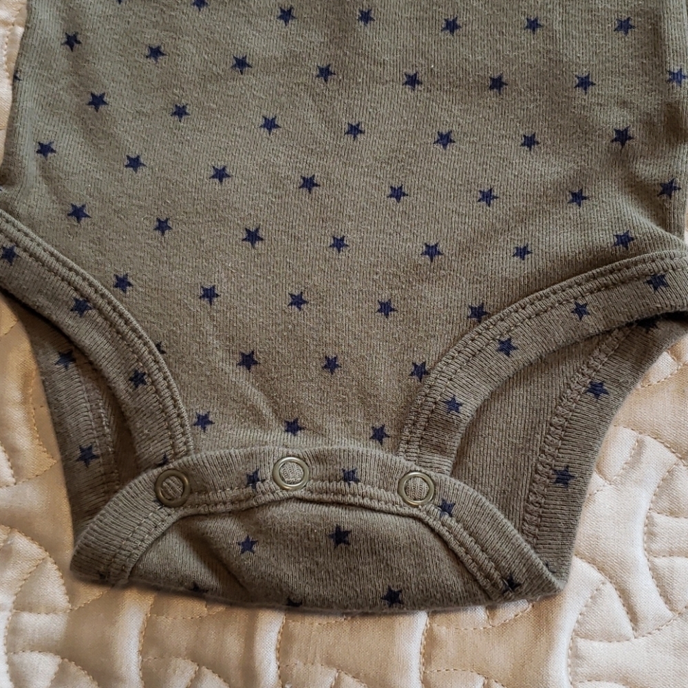 🔶️5 for $30🔶️ Carters Onsies - Picture 7 of 7